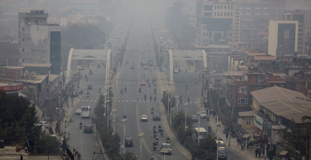 बिजुलीबजारस्थित पुलमुनिको सडकको ठेक्का तोड्ने