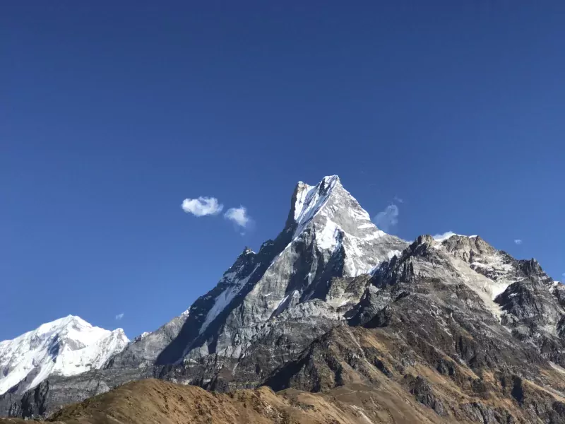 पर्यटकका रोजाइमा खुमै डाँडा