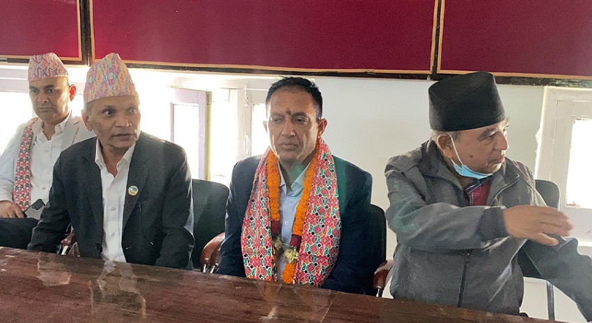 तनहुँ १ : गोविन्द भट्टराईले गरे मनोनयन दर्ता