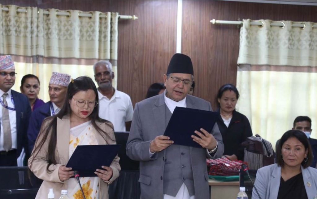 रास्वपाकि समानुपातिक सांसद बिन्दबासिनी कंसाकारद्वारा शपथ ग्रहण