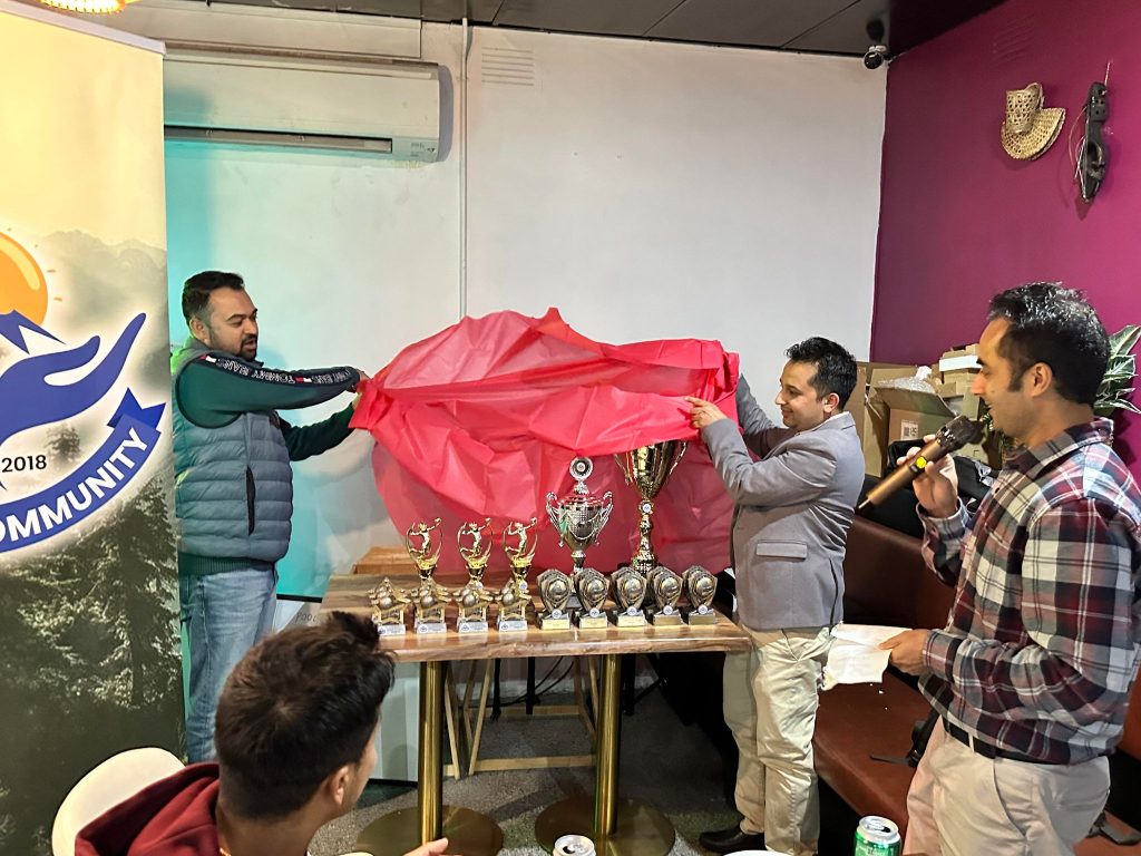 हाम्रो कम्युनिटीद्वारा आयोजित ‘आईसीएस कप’को ट्रफी सार्वजनिक, ८ समूहले प्रतिस्पर्धा गर्ने