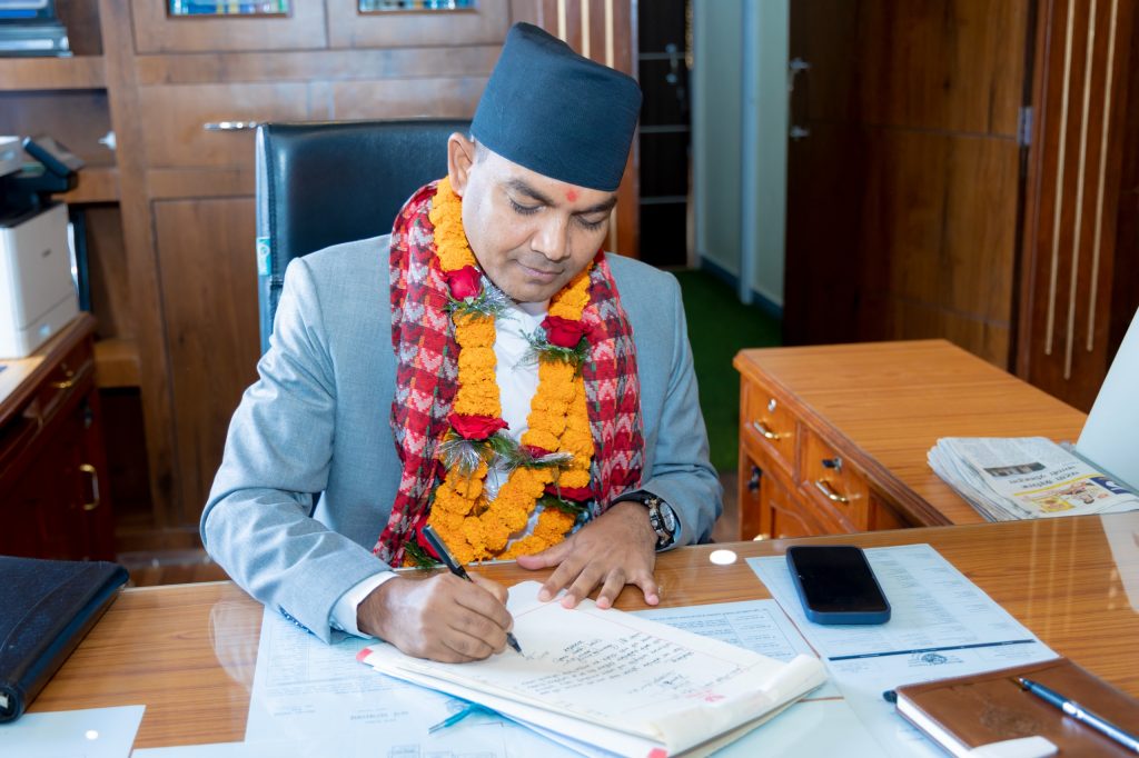 अर्थसचिव पुस्करले गरे पदबहाली