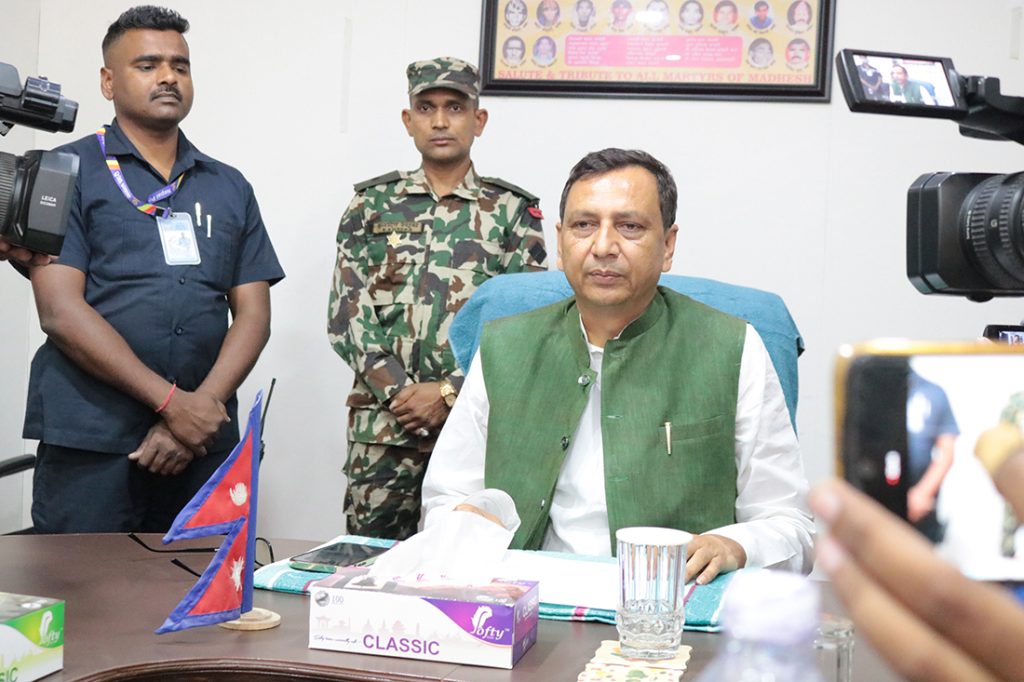 इजरायलमा मारिएका आनन्द साहका परिवारलाई मधेस सरकारले पाँच लाख दिने