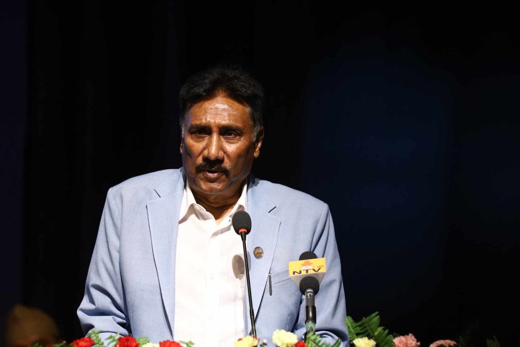 देशको आर्थिक र सामाजिक विकासमा आप्रवासी नेपालीको योगदान प्रशंसनीय : मन्त्री भण्डारी