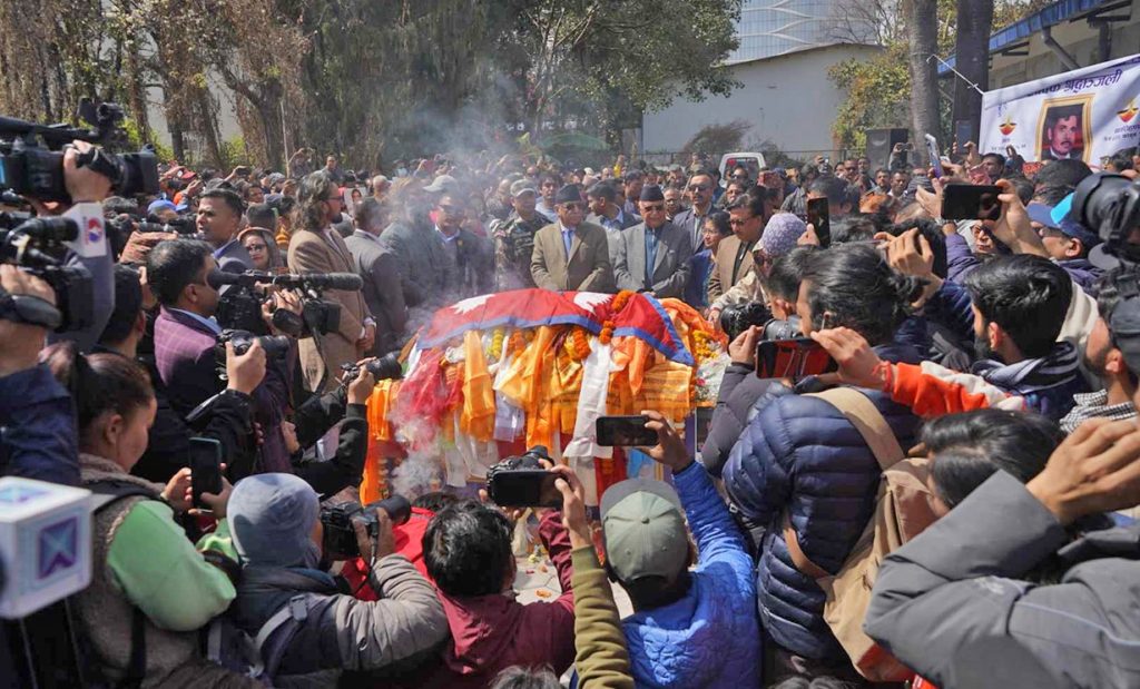 भक्तराज आचार्यलाई प्रचण्ड र ओलीले दिए श्रद्धाञ्जली